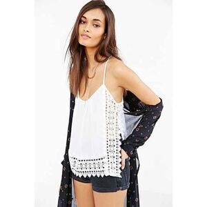UO Urban Outfitters Ecote Crochet Trim Racerback White Tank Top Cami Small